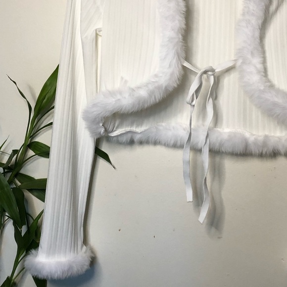 Shirt🤩 - Picture 2 of 4